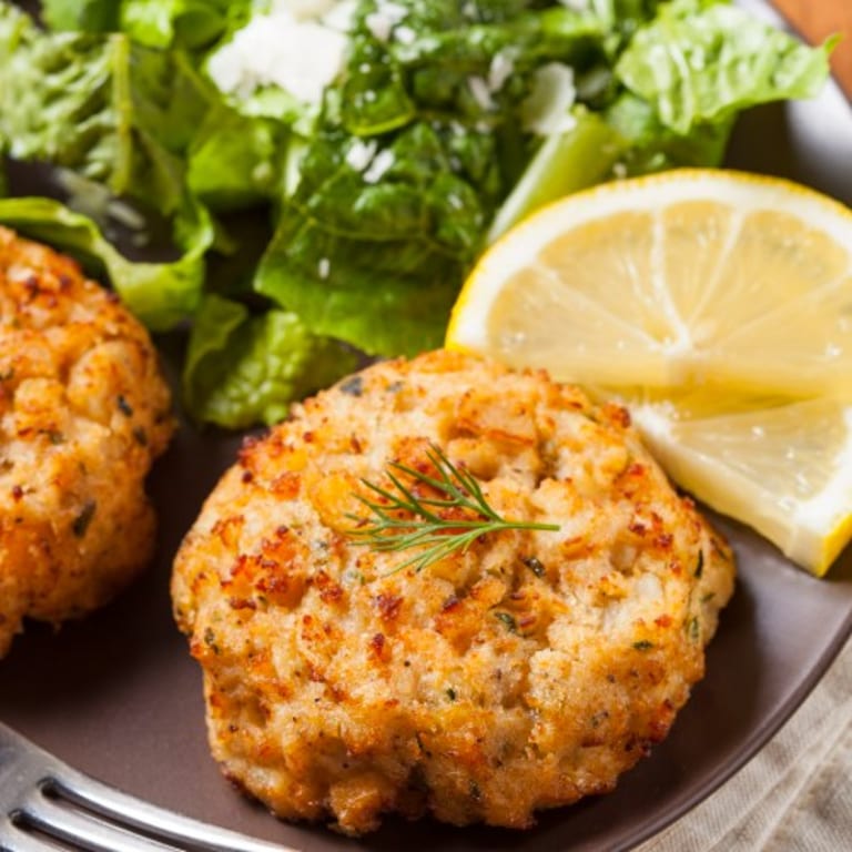 Crab Delights: Seafood and Southern Favorites
